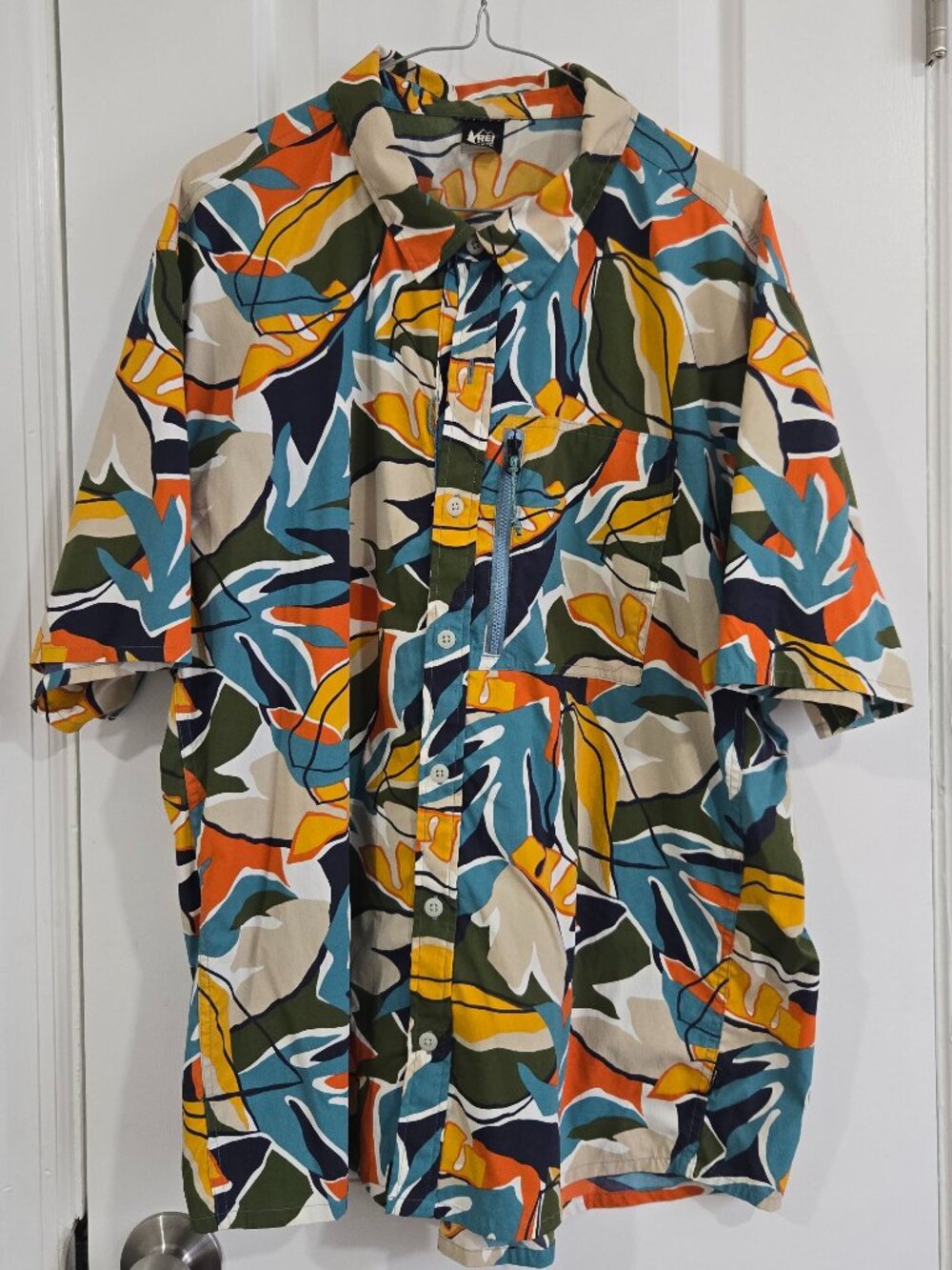 REI Co-op Men's XL Tropical Print Hiking Travel Button Up Shirt
